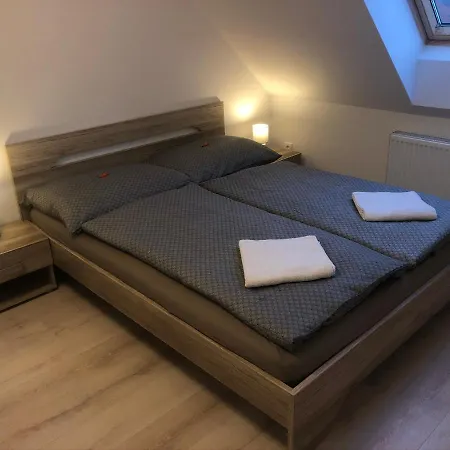Diamond Apartment *